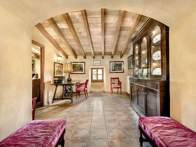 8 soveværelse Finca/Landehus til salg i Artà med swimmingpool garage - € 7.000.000 (Ref: 9383291)