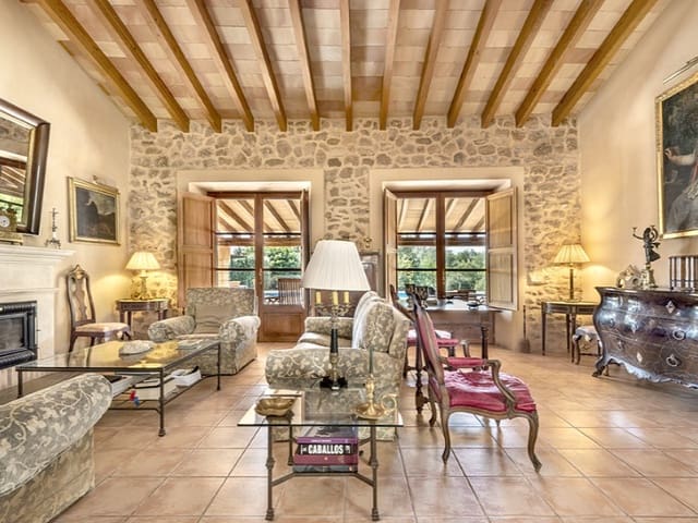 8 soveværelse Finca/Landehus til salg i Artà med swimmingpool garage - € 7.000.000 (Ref: 9383291)