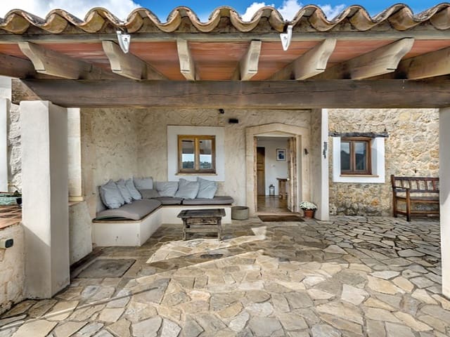 4 bedroom Finca/Country House for sale in Alaró with pool - € 1,280,000 (Ref: 9386121)