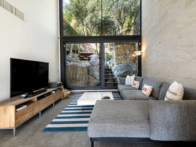 4 soverom Villa til salgs i Alaró med svømmebasseng garasje - € 2 600 000 (Ref: 9388321)