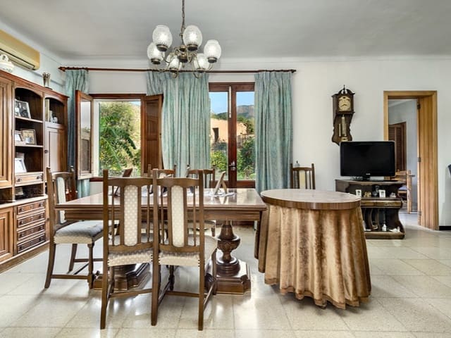 3 soverom Villa til salgs i Alaró med garasje - € 1 200 000 (Ref: 9391051)