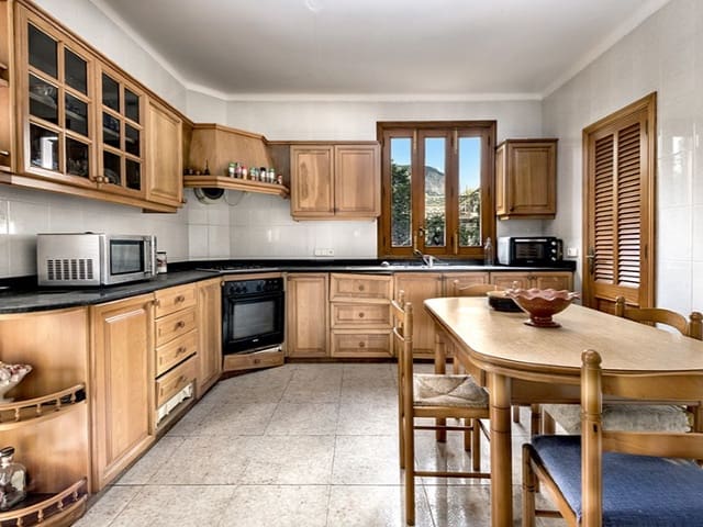 3 soverom Villa til salgs i Alaró med garasje - € 1 200 000 (Ref: 9391051)