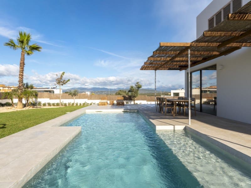 4 bedroom Villa for sale in Son Gual with pool garage - € 2,640,000 (Ref: 9396597)