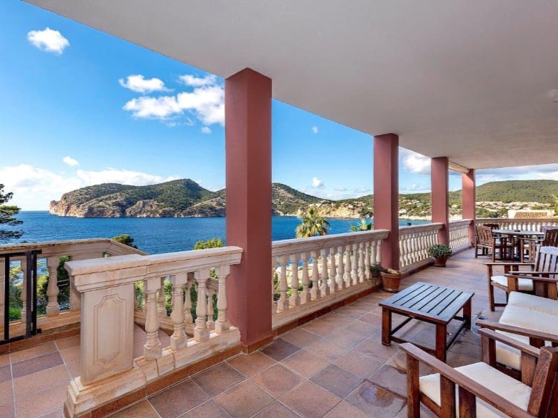 4 makuuhuone Huvila myytävänä paikassa Es Camp De Mar / El Camp De Mar mukana uima-altaan 
autotalli - 4 725 000 € (Ref: 9430998)