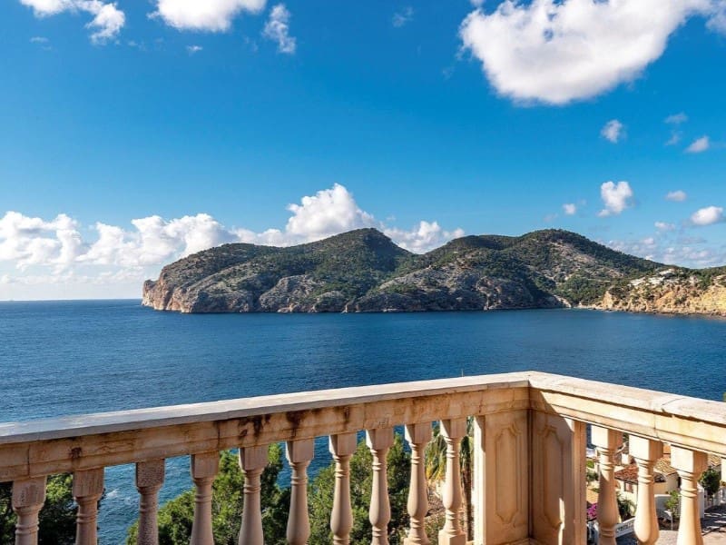 4 makuuhuone Huvila myytävänä paikassa Es Camp De Mar / El Camp De Mar mukana uima-altaan 
autotalli - 4 725 000 € (Ref: 9430998)