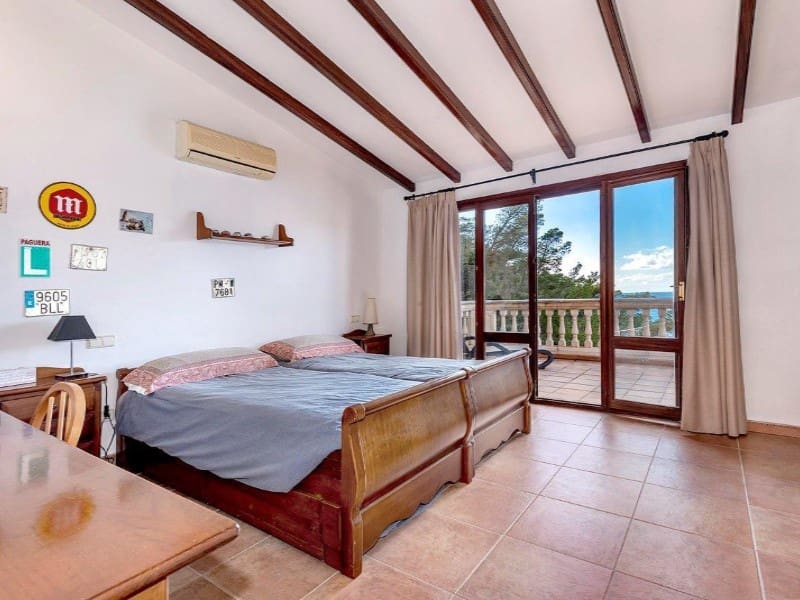 4 makuuhuone Huvila myytävänä paikassa Es Camp De Mar / El Camp De Mar mukana uima-altaan 
autotalli - 4 725 000 € (Ref: 9430998)