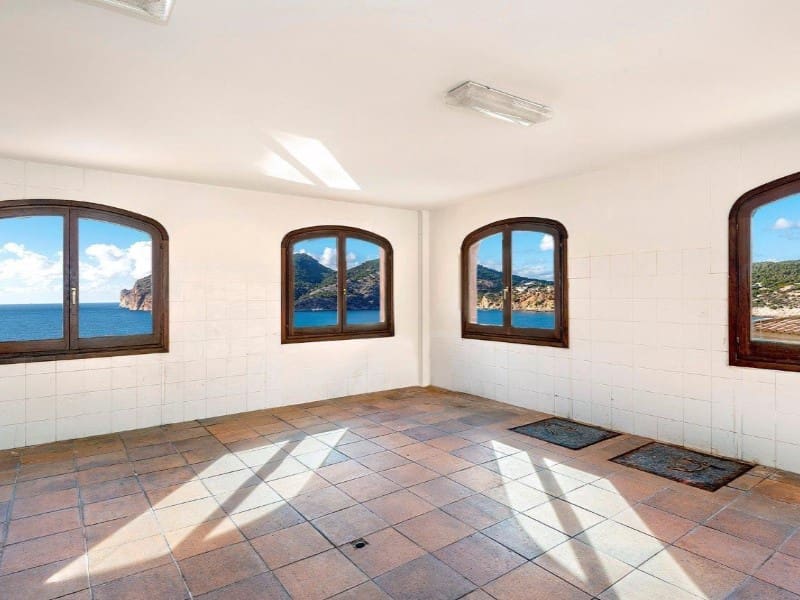 4 makuuhuone Huvila myytävänä paikassa Es Camp De Mar / El Camp De Mar mukana uima-altaan 
autotalli - 4 725 000 € (Ref: 9430998)