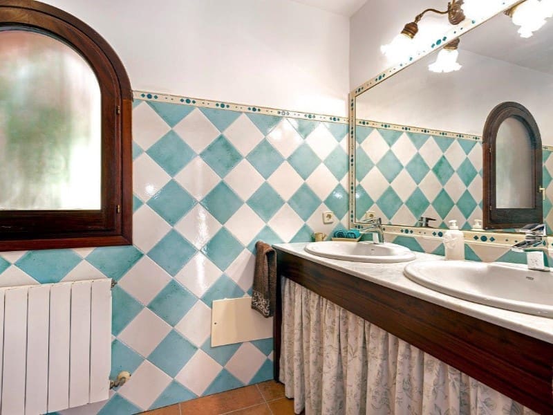 4 makuuhuone Huvila myytävänä paikassa Es Camp De Mar / El Camp De Mar mukana uima-altaan 
autotalli - 4 725 000 € (Ref: 9430998)