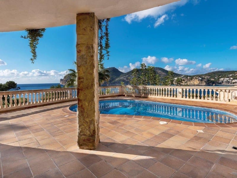 4 makuuhuone Huvila myytävänä paikassa Es Camp De Mar / El Camp De Mar mukana uima-altaan 
autotalli - 4 725 000 € (Ref: 9430998)