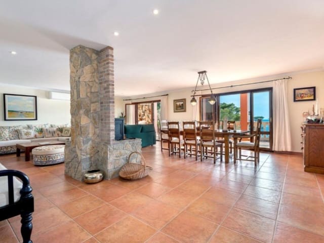 4 soverom Villa til salgs i Es Camp De Mar / El Camp De Mar, Andratx med svømmebasseng garasje - € 4 725 000 (Ref: 9430998)