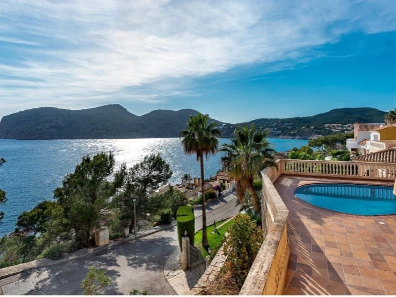 4 makuuhuone Huvila myytävänä paikassa Es Camp De Mar / El Camp De Mar mukana uima-altaan 
autotalli - 4 725 000 € (Ref: 9430998)