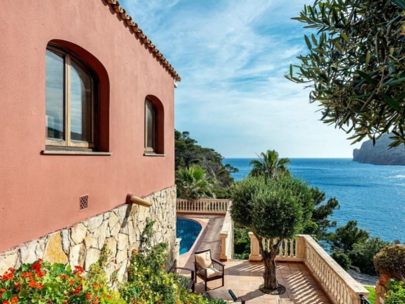 4 makuuhuone Huvila myytävänä paikassa Es Camp De Mar / El Camp De Mar mukana uima-altaan 
autotalli - 4 725 000 € (Ref: 9430998)