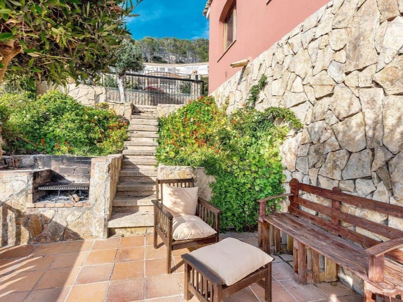 4 makuuhuone Huvila myytävänä paikassa Es Camp De Mar / El Camp De Mar mukana uima-altaan 
autotalli - 4 725 000 € (Ref: 9430998)