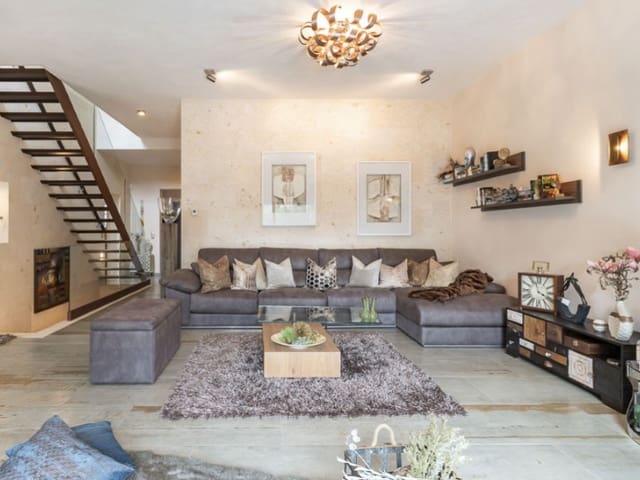 3 soverom Villa til salgs i Campos med svømmebasseng garasje - € 1 890 000 (Ref: 9449461)