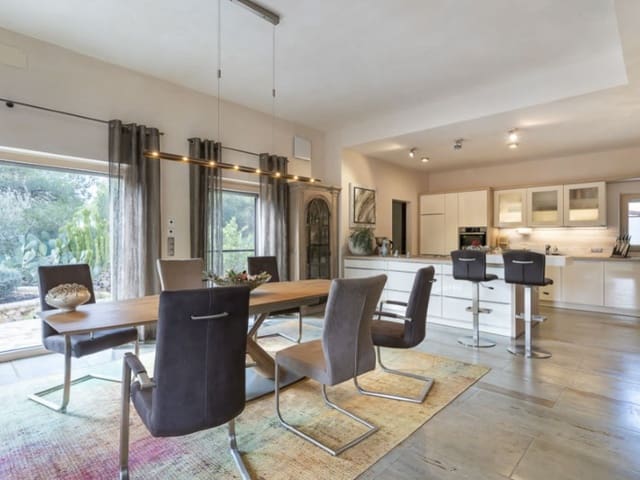 3 soverom Villa til salgs i Campos med svømmebasseng garasje - € 1 890 000 (Ref: 9449461)