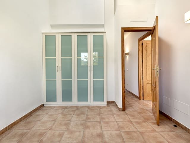 3 slaapkamer Villa te koop in Moscari, Selva met garage - € 495.000 (Ref: 9452252)