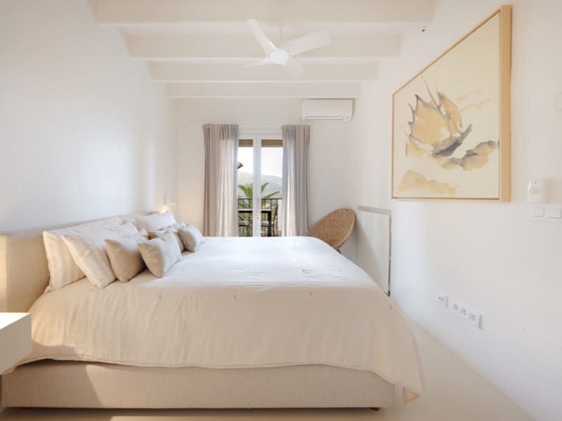 4 bedroom Villa for sale in Canyamel - € 915,000 (Ref: 9470535)