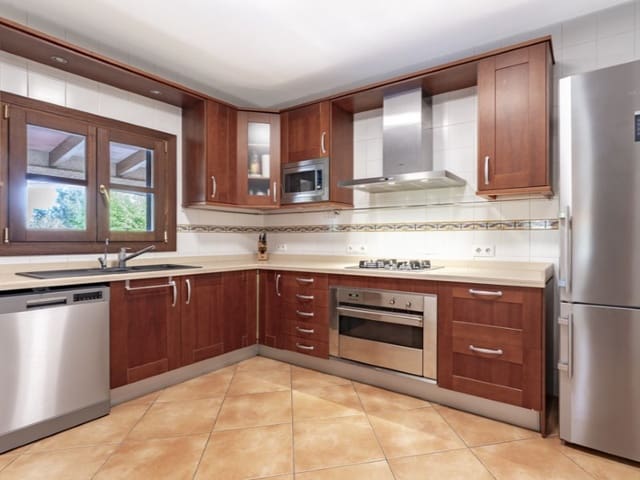 4 chambre Finca/Maison de Campagne à vendre à Santa María del Camí avec piscine garage - 1 200 000 € (Ref: 9470536)