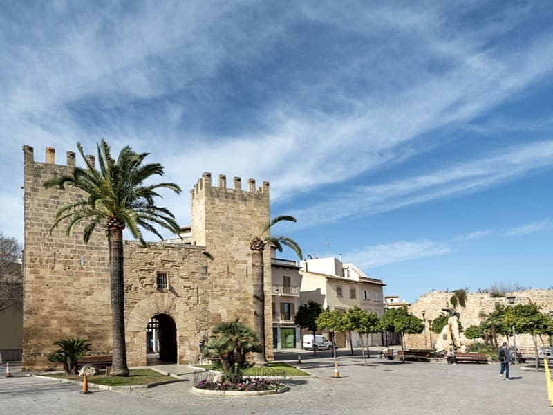 5 chambre Finca/Maison de Campagne à vendre à Alcudia avec piscine - 1 850 000 € (Ref: 9473177)