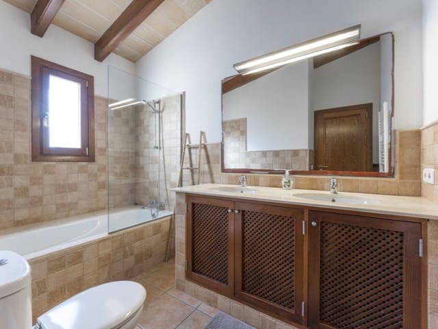 3 slaapkamer Villa te koop in Cala Llombards, Santanyí met zwembad - € 1.290.000 (Ref: 9510307)