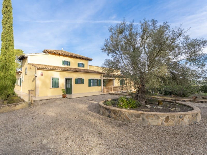 4 soveværelse Finca/Landehus til salg i Montuiri med swimmingpool garage - € 1.450.000 (Ref: 9524686)