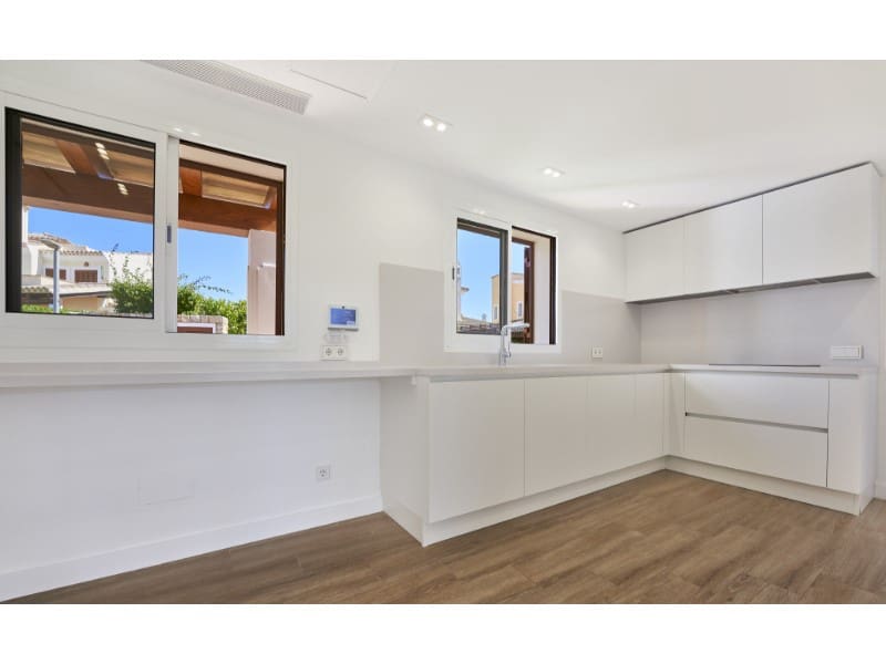 3 soveværelse Villa til salg i Santa Ponsa med swimmingpool - € 1.750.000 (Ref: 9534059)