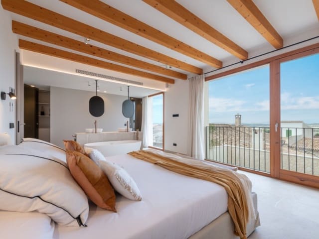 4 bedroom Villa for sale in Montuïri with pool garage - € 1,795,000 (Ref: 9591461)