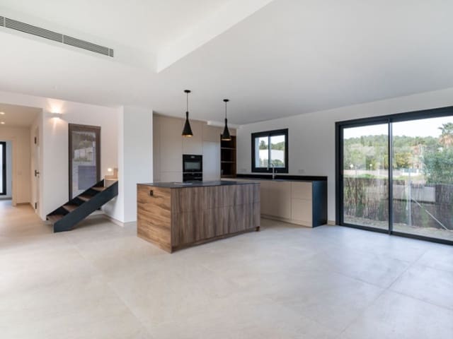 Chalet de 4 habitaciones en Sa Pobla en venta con piscina - 1.650.000 € (Ref: 9596337)