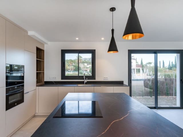 Chalet de 4 habitaciones en Sa Pobla en venta con piscina - 1.650.000 € (Ref: 9596337)