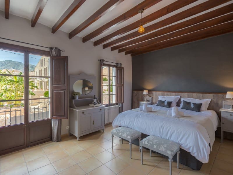 7 bedroom Villa for sale in Alaro with pool - € 2,800,000 (Ref: 9604905)