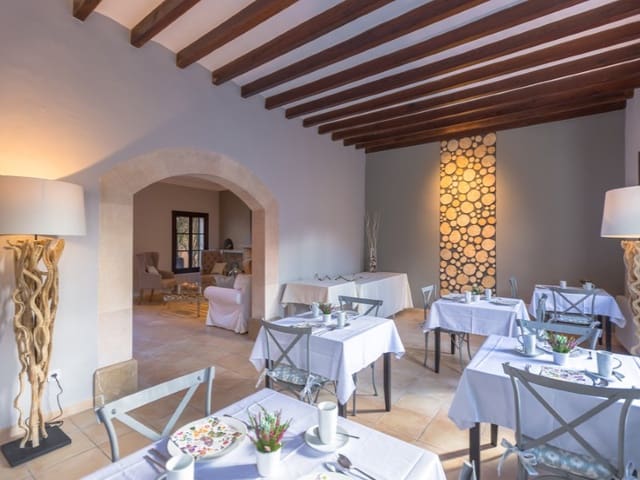 7 slaapkamer Hotel te koop in Alaró met zwembad - € 3.200.000 (Ref: 9604905)