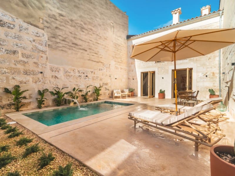 3 soveværelse Villa til salg i Muro med swimmingpool garage - € 995.000 (Ref: 9648018)