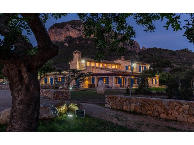 8 bedroom Finca/Country House for sale in Alaro with pool garage - € 8,400,000 (Ref: 9659310)