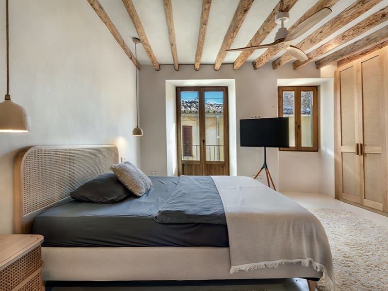 3 bedroom Villa for sale in Alaro with pool garage - € 1,995,000 (Ref: 9659312)