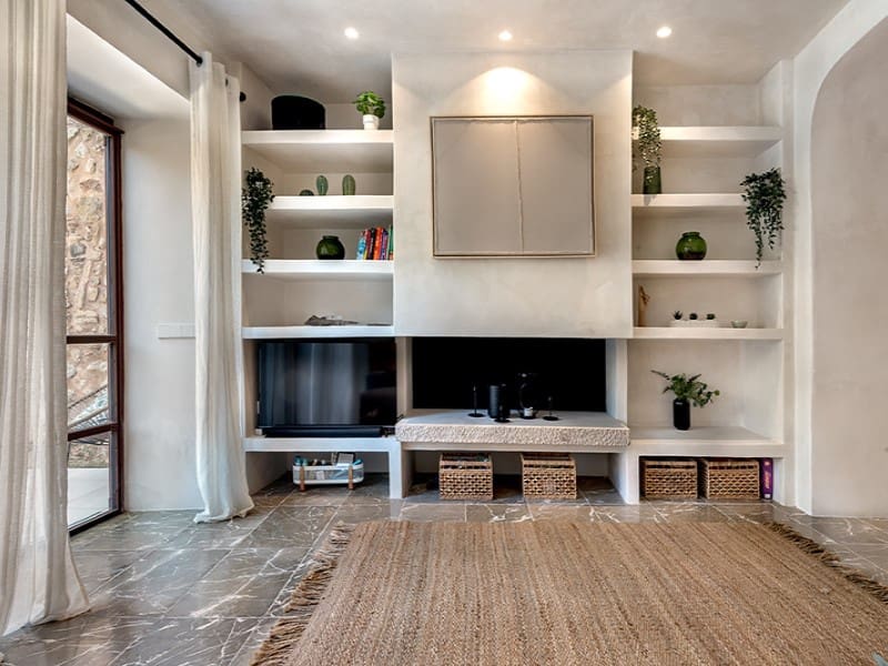 3 bedroom Villa for sale in Alaro with pool garage - € 1,995,000 (Ref: 9659312)