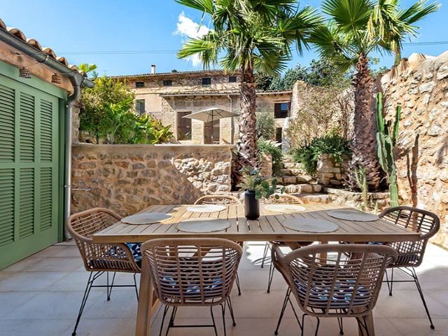 4 soverom Villa til salgs i Alaró med svømmebasseng garasje - € 1 995 000 (Ref: 9659312)