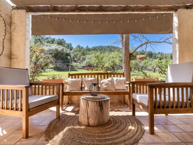 4 bedroom Villa for sale in Mancor de la Vall with pool garage - € 1,600,000 (Ref: 9712114)