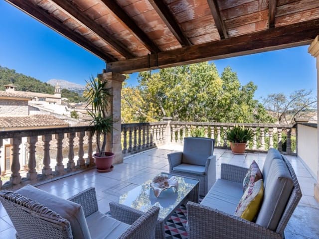 4 bedroom Villa for sale in Mancor de la Vall with pool garage - € 1,600,000 (Ref: 9712114)