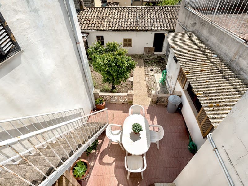 4 bedroom Villa for sale in Alaro with garage - € 690,000 (Ref: 9714841)