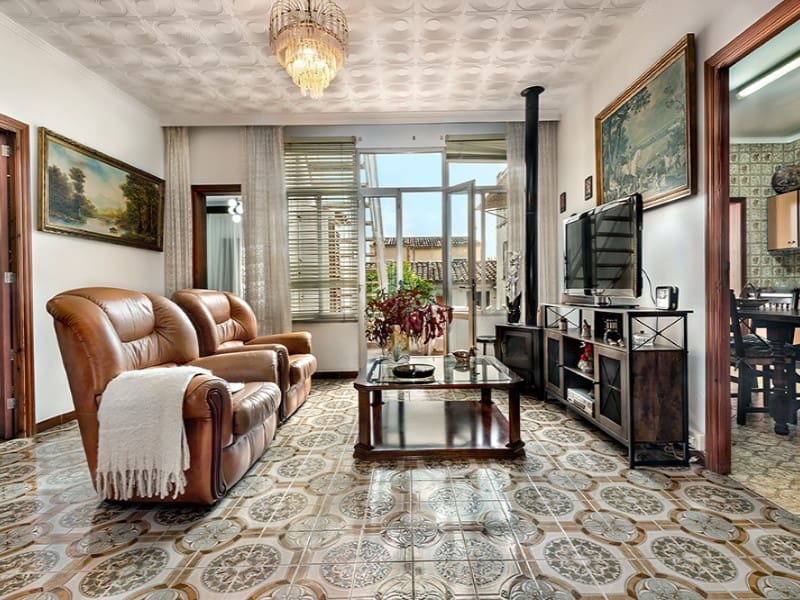 4 bedroom Villa for sale in Alaro with garage - € 690,000 (Ref: 9714841)