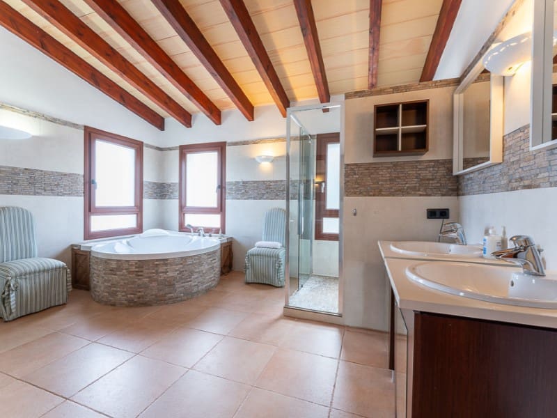 6 soveværelse Finca/Landehus til salg i Felanitx med swimmingpool garage - € 2.350.000 (Ref: 9719822)