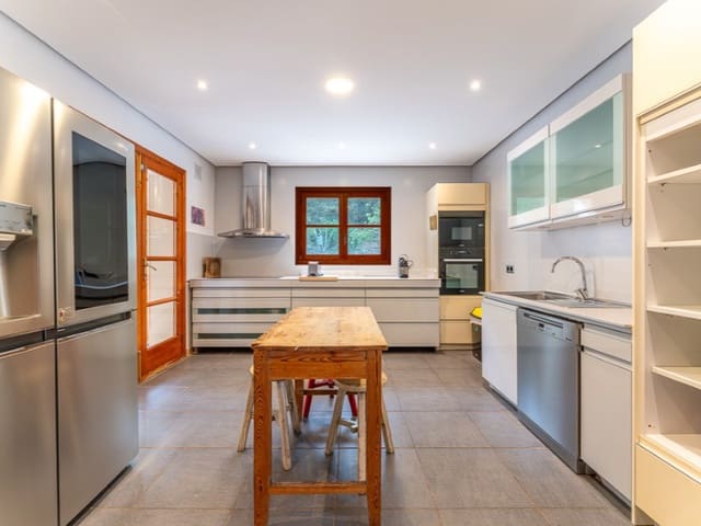 6 soveværelse Finca/Landehus til salg i Felanitx med swimmingpool garage - € 2.350.000 (Ref: 9719822)