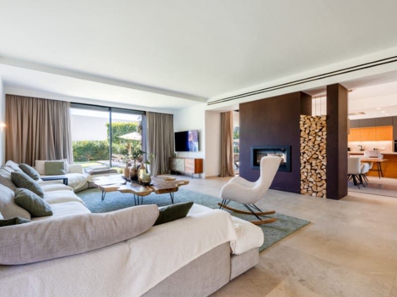 4 bedroom Villa for sale in Sol de Mallorca with garage - € 3,950,000 (Ref: 9732016)