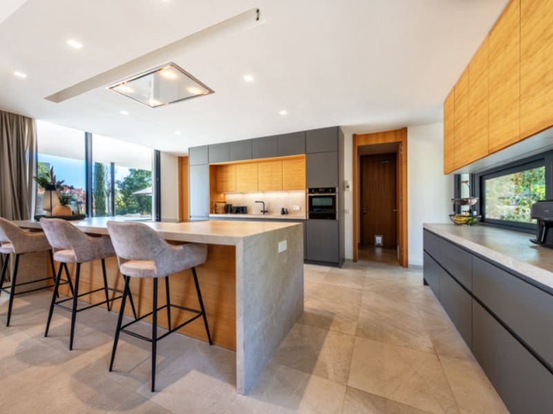 4 bedroom Villa for sale in Sol de Mallorca with garage - € 3,950,000 (Ref: 9732016)