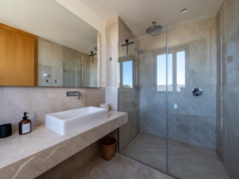 4 bedroom Villa for sale in Sol de Mallorca with garage - € 3,950,000 (Ref: 9732016)