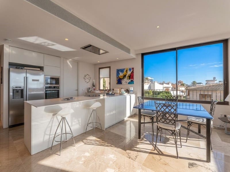 3 bedroom Apartment for sale in Palma de Mallorca with garage - € 1,650,000 (Ref: 9747006)