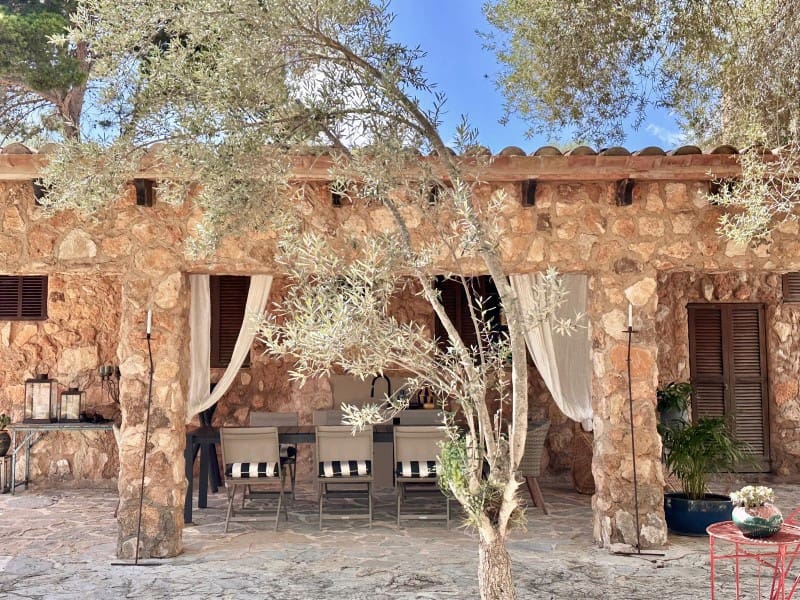 5 soveværelse Finca/Landehus til salg i Cala Santanyi med swimmingpool - € 1.895.000 (Ref: 9751915)