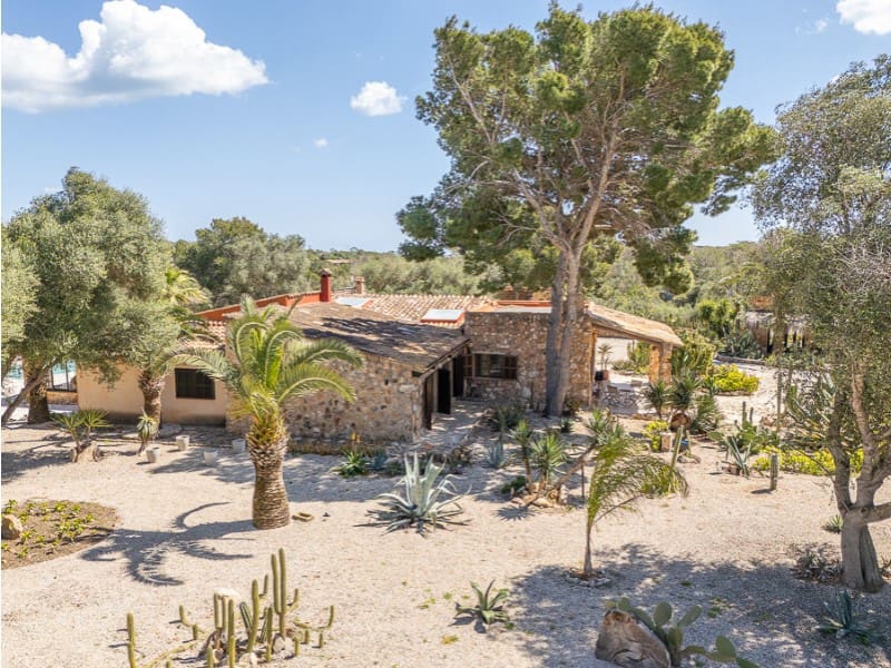 5 soveværelse Finca/Landehus til salg i Cala Santanyi med swimmingpool - € 1.895.000 (Ref: 9751915)