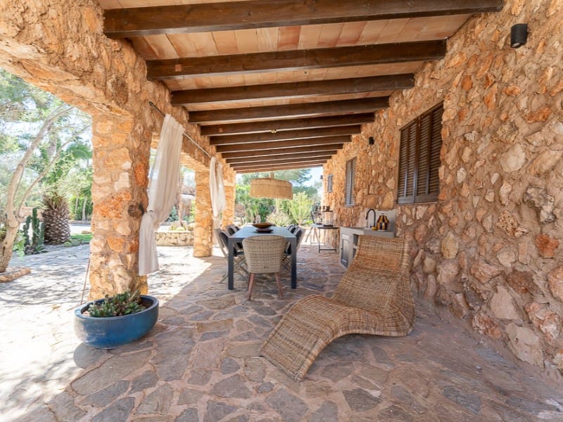 5 soveværelse Finca/Landehus til salg i Cala Santanyi med swimmingpool - € 1.895.000 (Ref: 9751915)