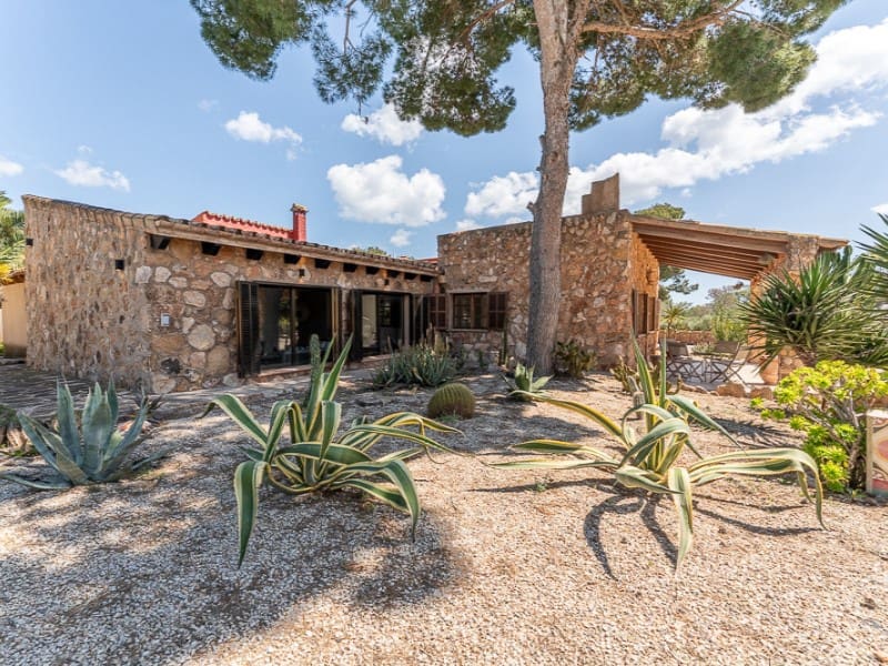 5 soveværelse Finca/Landehus til salg i Cala Santanyi med swimmingpool - € 1.895.000 (Ref: 9751915)